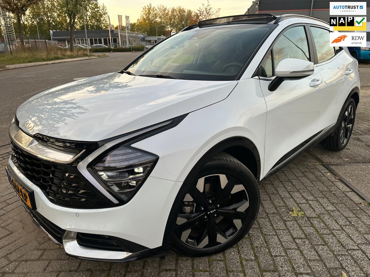 Kia Sportage - 1.6 T-GDi PHEV Plug-in Hybrid AWD DYNAMIC PLUS LINE PANO LEER - AutoWereld.nl