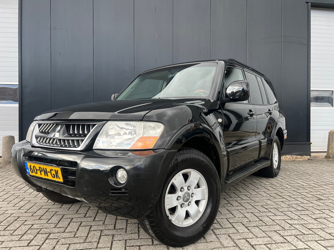 Mitsubishi Pajero - 3.2 Di-D GLS Aut/Leer/Navi/7Pers/NwApk/Nap - AutoWereld.nl