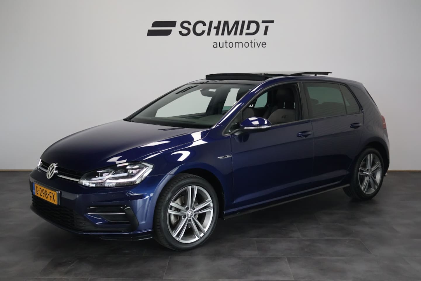 Volkswagen Golf - 1.5 TSI R-Line DSG | Panoramadak | Virtual cockpit - AutoWereld.nl