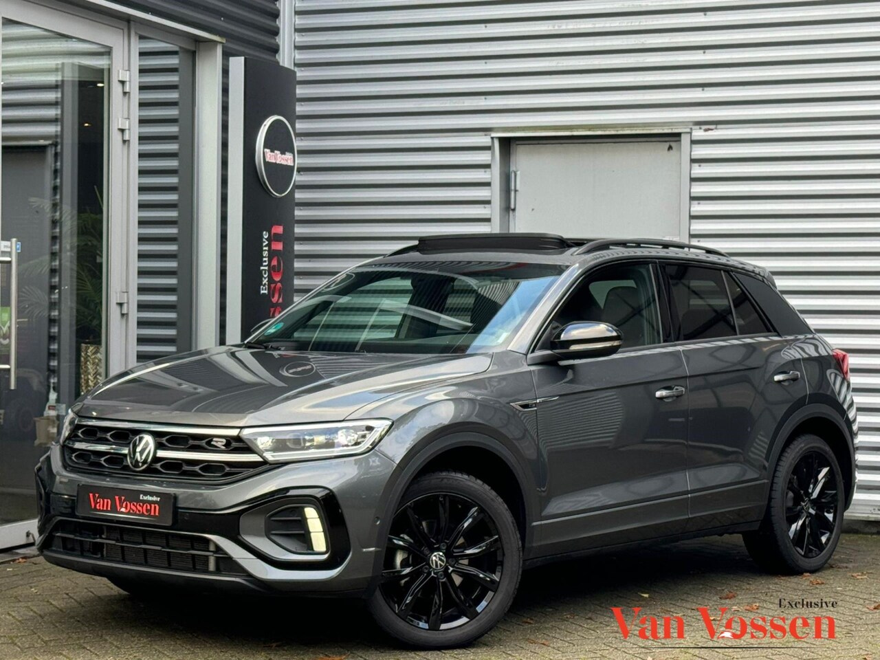 Volkswagen T-Roc - 1.5 TSI R-Line Blackstyle|Pano|Camera|Navi|IQ Lights|Virtual| - AutoWereld.nl