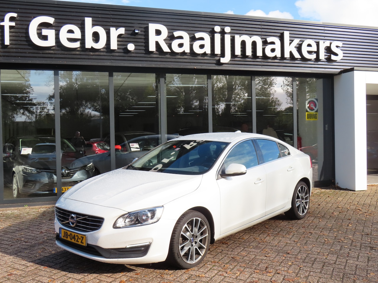 Volvo S60 - 2.0 D3 Momentum *Navi*ECC*EXPORT/EX.BPM* - AutoWereld.nl