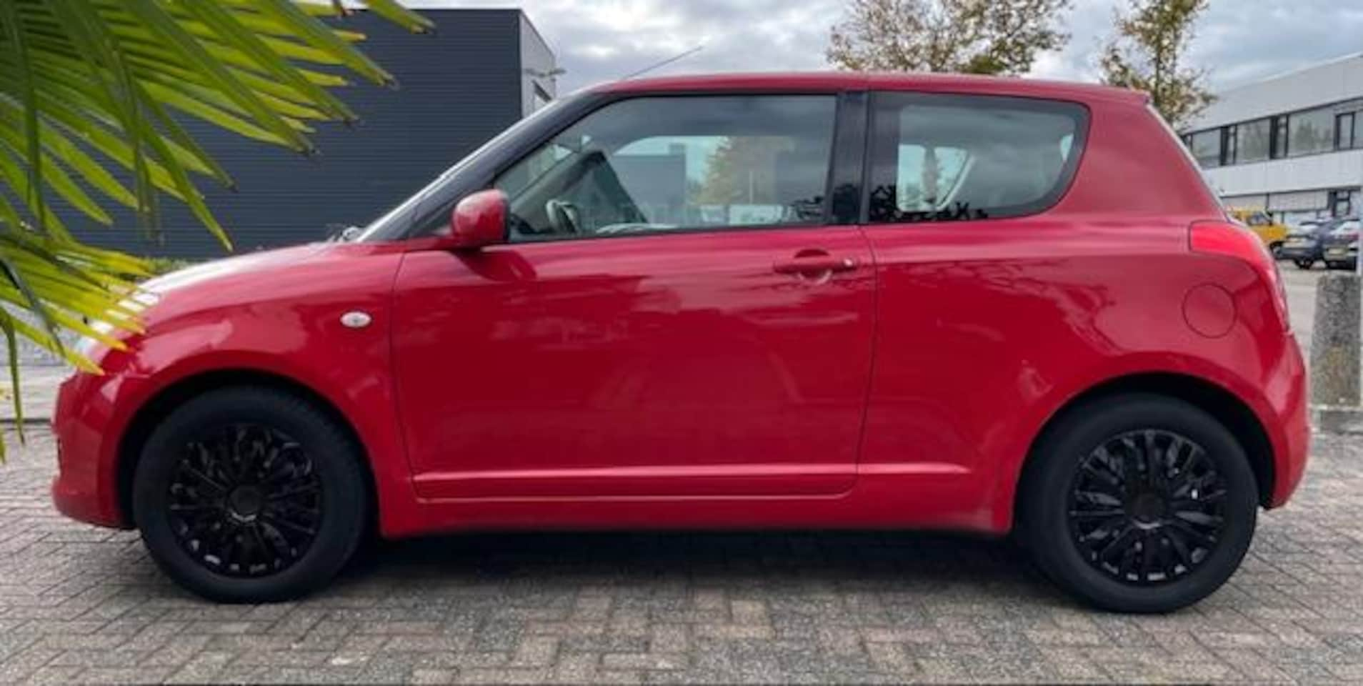 Suzuki Swift - 1.3 Base Airco APK Gek. 10-2025 - AutoWereld.nl