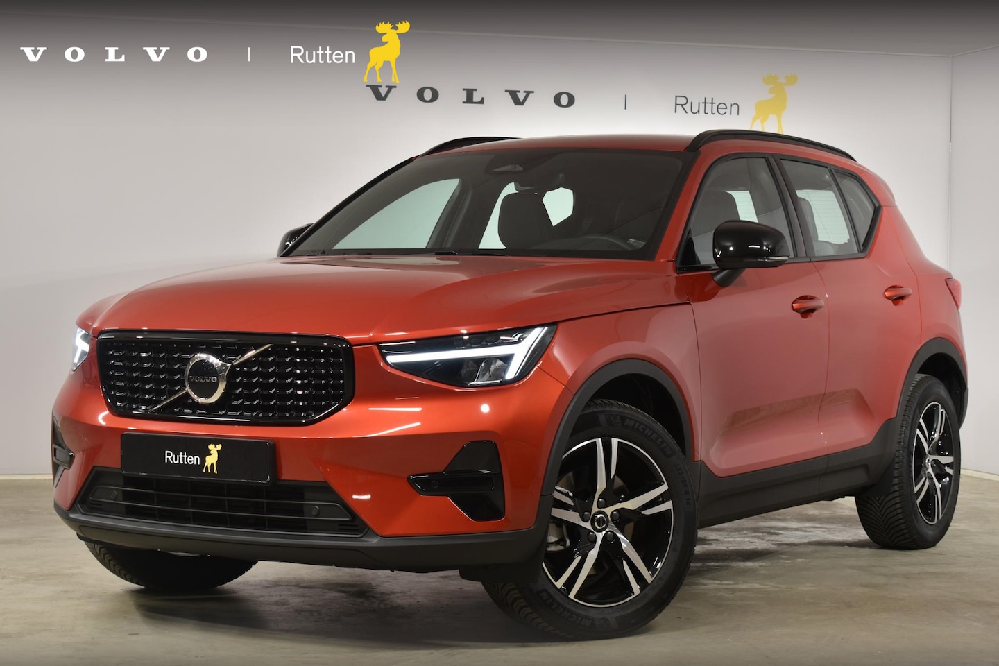 Volvo XC40 - B4 211PK Automaat Plus Dark /Adaptieve cruis control / Harman kardon / Elektrische stoelen - AutoWereld.nl