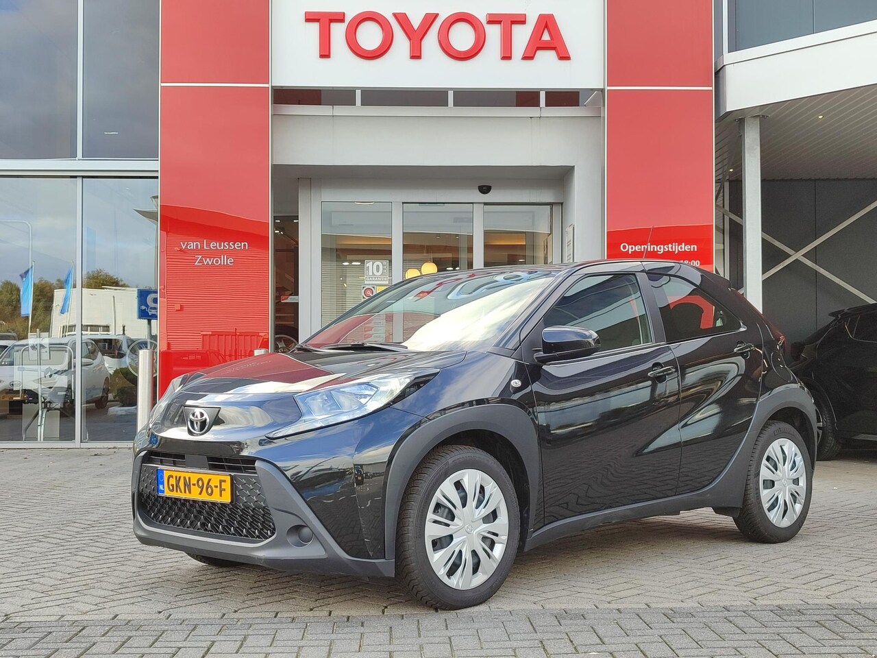 Toyota Aygo X - 1.0 VVT-i MT play AD-CRUISE AIRCO APPLE/ANDROID CAMERA BLUETOOTH EL-RAMEN/SPIEGELS - AutoWereld.nl