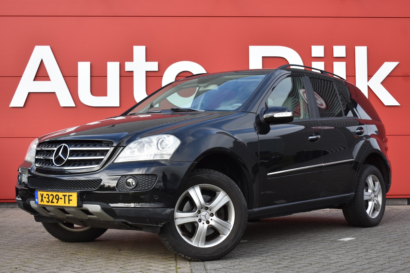 Mercedes-Benz M-klasse - 350 4Matic Youngtimer | Bi-Xenon | Leder | Cruise | Clima | Cd-Wisselaar | PDC | LMV - AutoWereld.nl