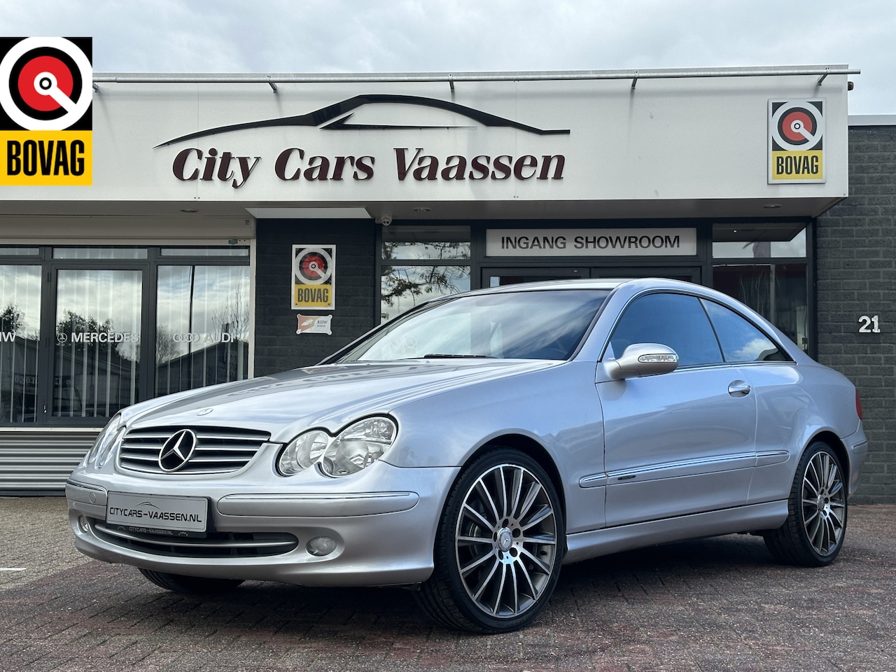 Mercedes-Benz CLK-klasse Coupé - 240 Elegance automaat 170 pk youngtimer climate ctr cruise ctr lmv 19 inch apk tot 04-10-2 - AutoWereld.nl