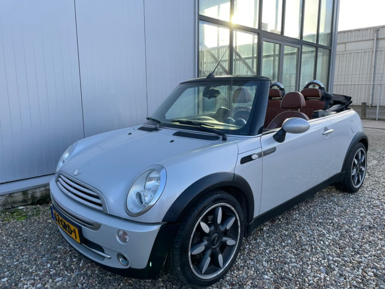 MINI Cabrio - Cooper 1.6 Sidewalk - AutoWereld.nl