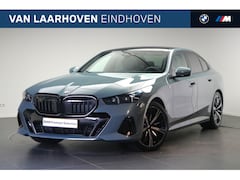 BMW 5-serie - 520i High Executive M Sport Automaat / Panoramadak / Trekhaak / Stoelventilatie / Adaptiev