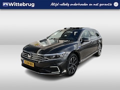 Volkswagen Passat Variant - 1.4 TSI PHEV GTE Business / AUTOMAAT/ PANO/ TREKHAAK/ CAMERA/ PARK. SENSOREN/ LED/ DODE HO