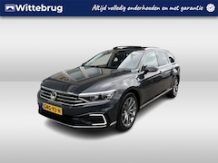 Volkswagen Passat Variant - 1.4 TSI PHEV GTE Business / AUTOMAAT/ PANO/ TREKHAAK/ VOLLEDIG LEDER/ CAMERA/ PARK. SENSOR