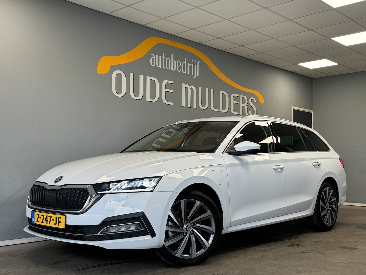 Skoda Octavia Combi - 1.4 TSI iV HeadUpDisplay/AdaptieveCruise/AppConnect - AutoWereld.nl