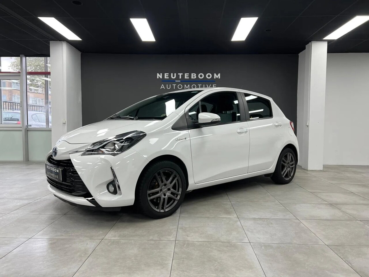 Toyota Yaris - CAMERA | LANEASSIST | HYBRID | NAV - AutoWereld.nl