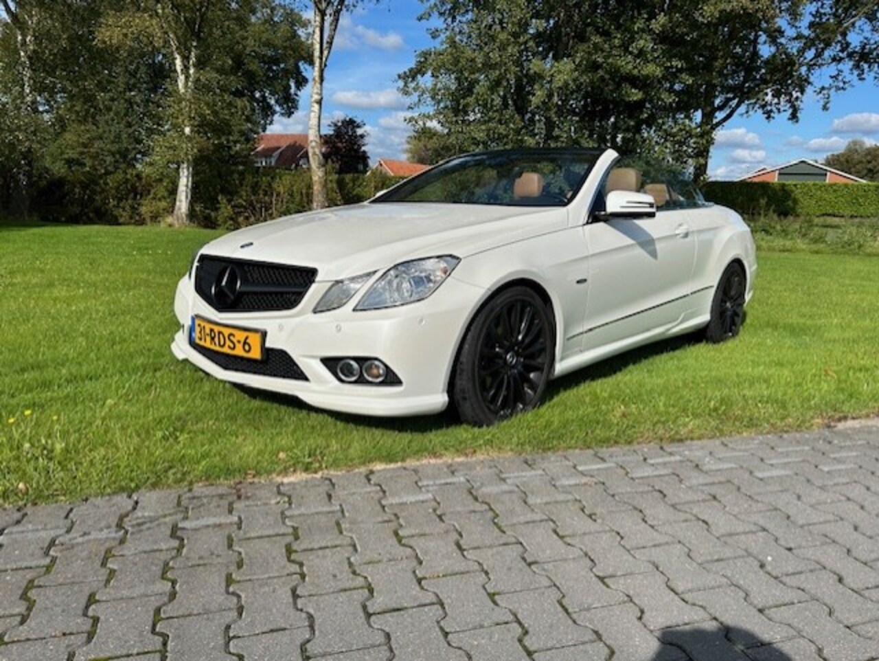 Mercedes-Benz E-klasse Cabrio - 200 CGI Avantgarde AMG-Line van 2e eigenaar Clima/Cruise Control | Stoel/Nek Verwarming | - AutoWereld.nl