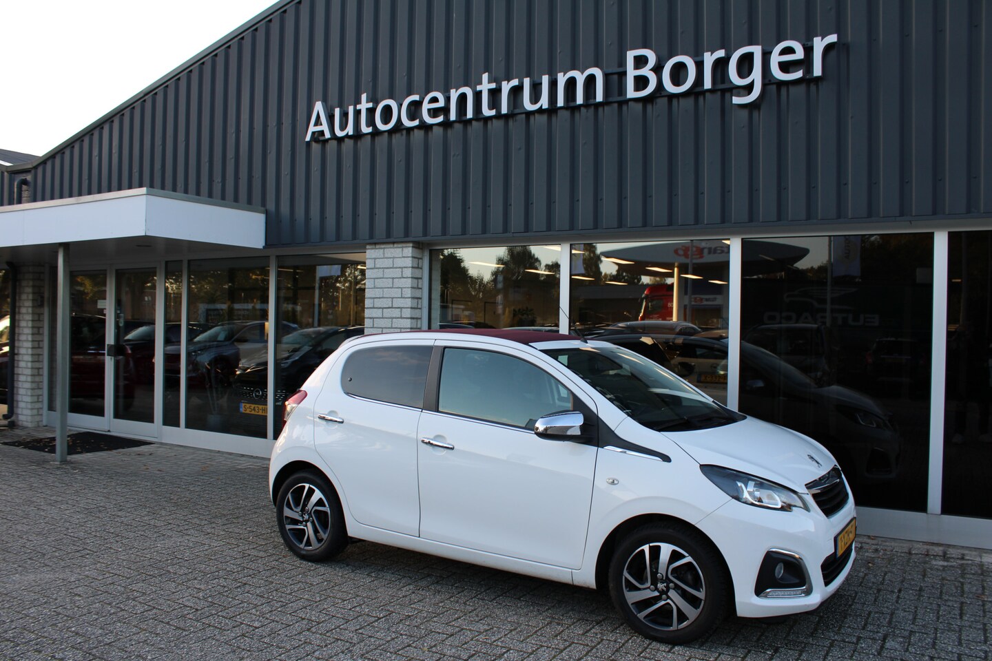 Peugeot 108 - 1.0 e-VTi Première Cabrio Top 15"LM /camera/clima/Multimedia - AutoWereld.nl