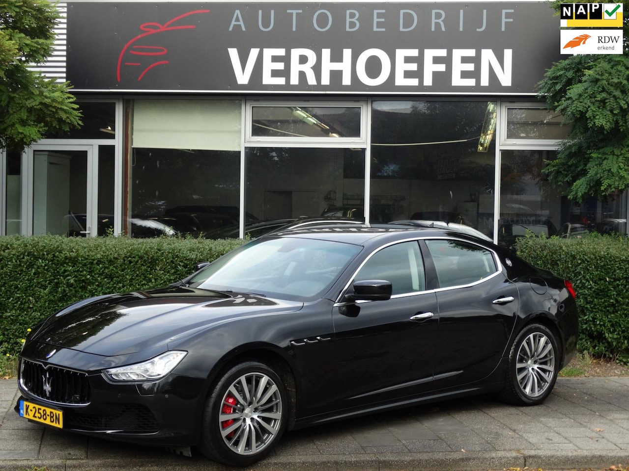 Maserati Ghibli - 3.0 S Q4 - LEDER - PARK CAMERA - CRUISE/CLIMATE CONTR - INCL BOEKEN 2 SLEUTELS. - AutoWereld.nl