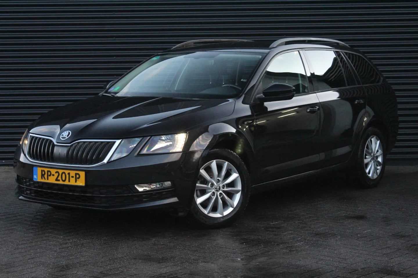 Skoda Octavia Combi - 1.4 TSI 150 pk Style Business | DSG | Trekhaak | Apple carplay | - AutoWereld.nl