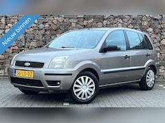 Ford Fusion - 1.6-16V Luxury