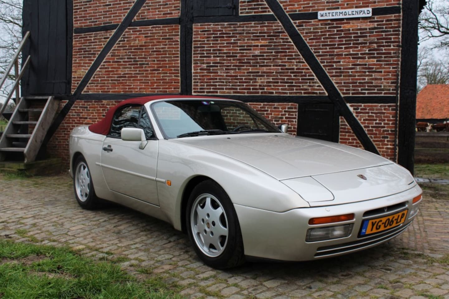 Porsche 944 - S2 cabrio - AutoWereld.nl