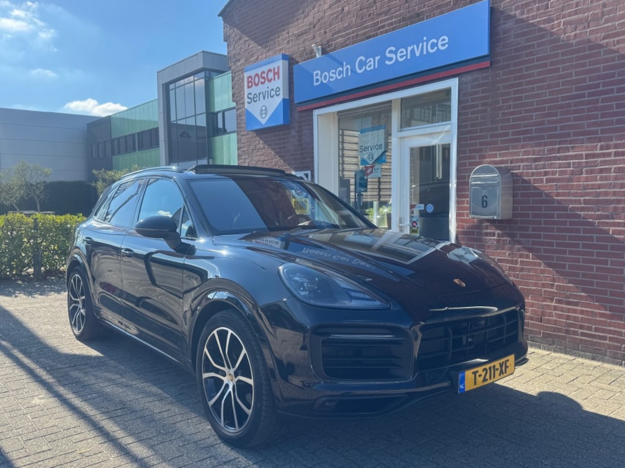 Porsche Cayenne - 3.0 V6 E-Hybrid Platinum Edition 340kW - AutoWereld.nl