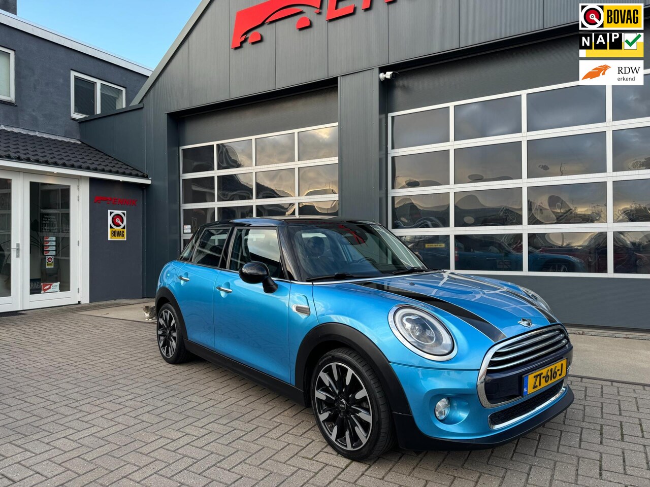 MINI Cooper - Mini 1.5 Chili Serious Business / Sport zetels / Head-Up / Navi Full . - AutoWereld.nl