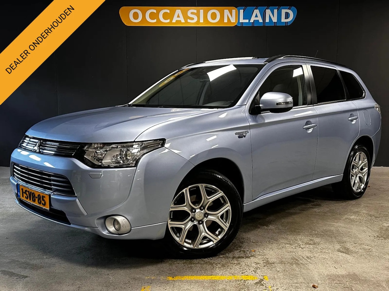 Mitsubishi Outlander - 2.0 PHEV Instyle+ |DAK|LEER! - AutoWereld.nl