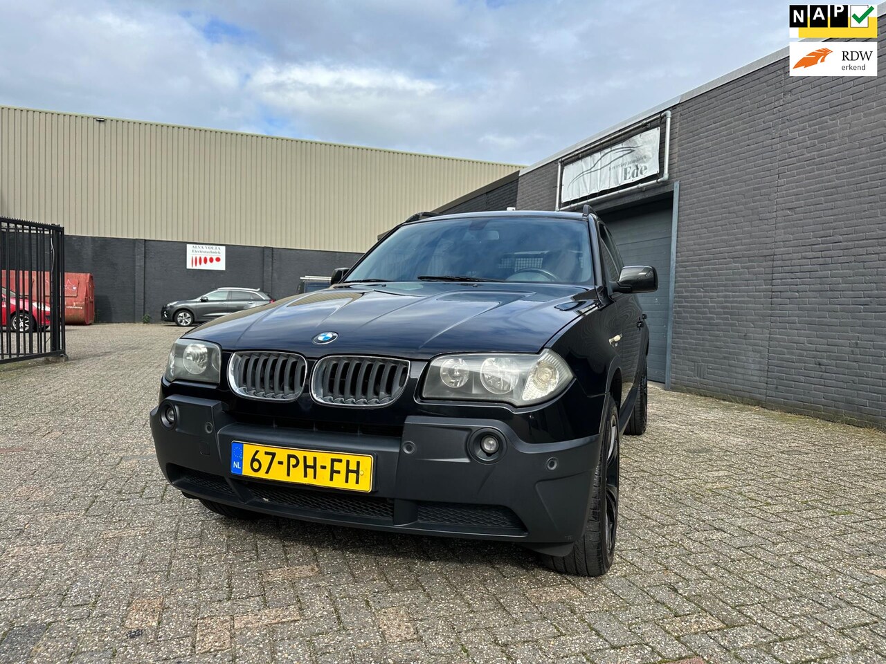 BMW X3 - 2.5i Executive Aut. Clima Cruise Navi Leer PDC Trekhaak APK NAP. - AutoWereld.nl