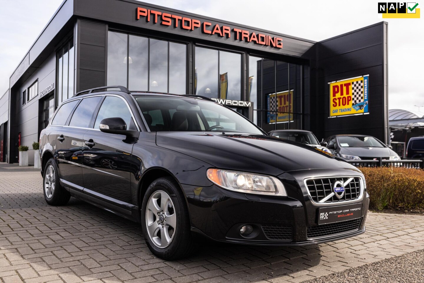 Volvo V70 - 2.0 Momentum 2.0 Momentum, 146 PK, Trekhaak, Stoelverwarming, Cruise! - AutoWereld.nl