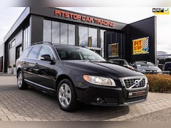 Volvo V70 - 2.0 Momentum, 146 PK, Trekhaak, Stoelverwarming, Cruise