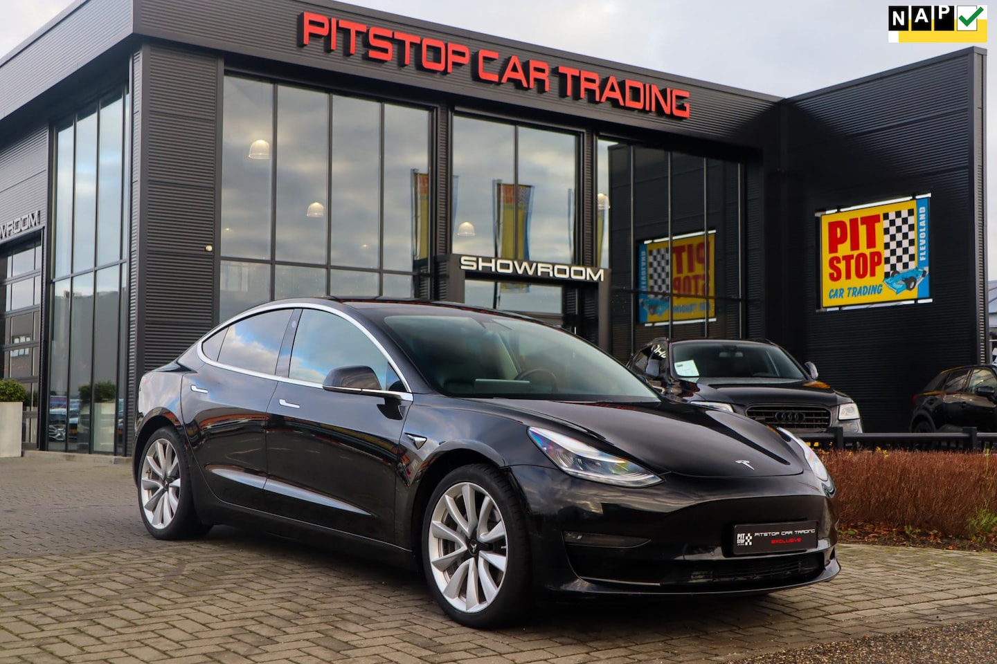 Tesla Model 3 - Long Range RWD Long Range 75 kWh, 351 PK, 19 inch, Premium interieur - AutoWereld.nl