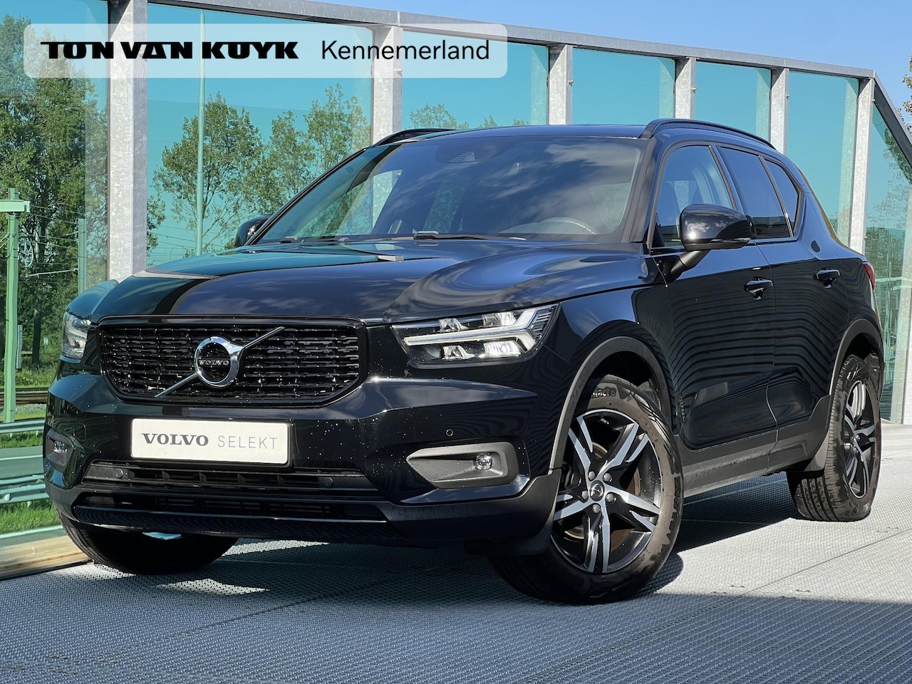 Volvo XC40 - 1.5 T2 R-Design Automaat, Panoramadak, Parkeer camera. Adaptive cruise Control, Blis, Park - AutoWereld.nl