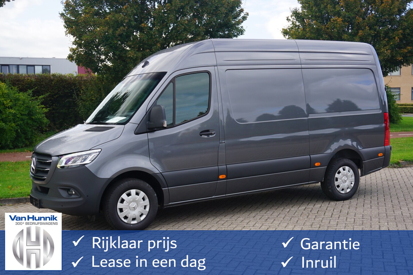 Mercedes-Benz Sprinter - 317CDI L2H2 10.25" Mbux Navi, Cam, Gev. Stoel, 3.5T Trekhaak, LED!! NR. 324 - AutoWereld.nl