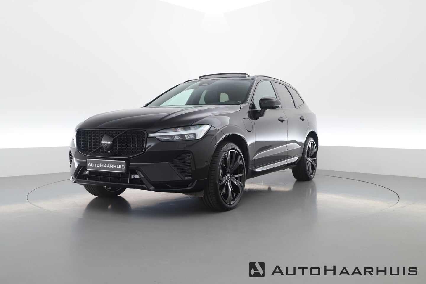 Volvo XC60 - 2.0 Recharge T8 AWD Plus Black Edition | Pano | 360 cam | memorystoelen | Stoel-Stuur-Voor - AutoWereld.nl