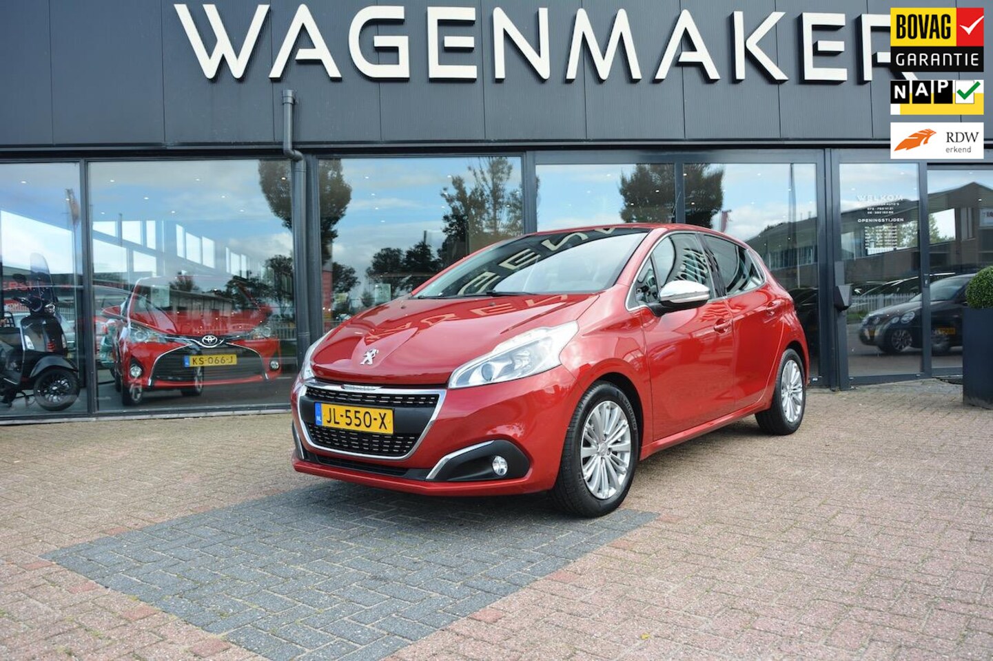 Peugeot 208 - 1.2 PureTech Allure Clima|Cruise|NAVI|Cam|Carplay - AutoWereld.nl