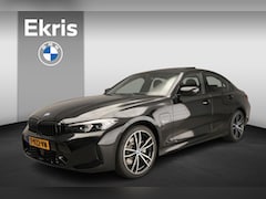 BMW 3-serie - Sedan 320e | M-Sportpakket | LED | Navigatie | Schuifdak | Trekhaak | Sportstoelen | DAB |