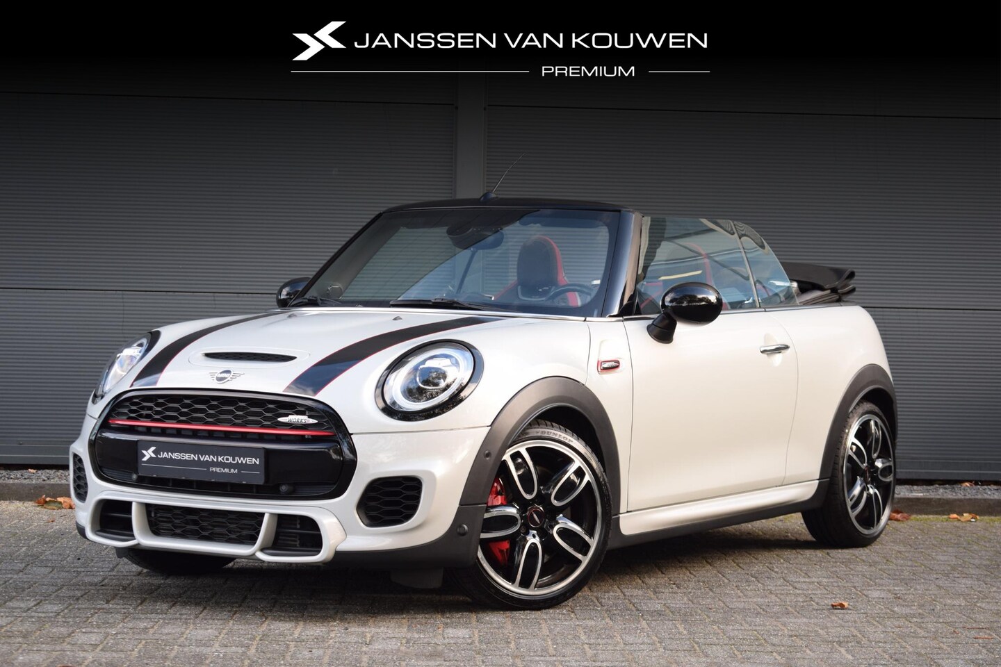 MINI Cabrio - Mini 2.0 John Cooper Works Chili 231PK / Leder / LED / Head Up / Harman/kardon - AutoWereld.nl