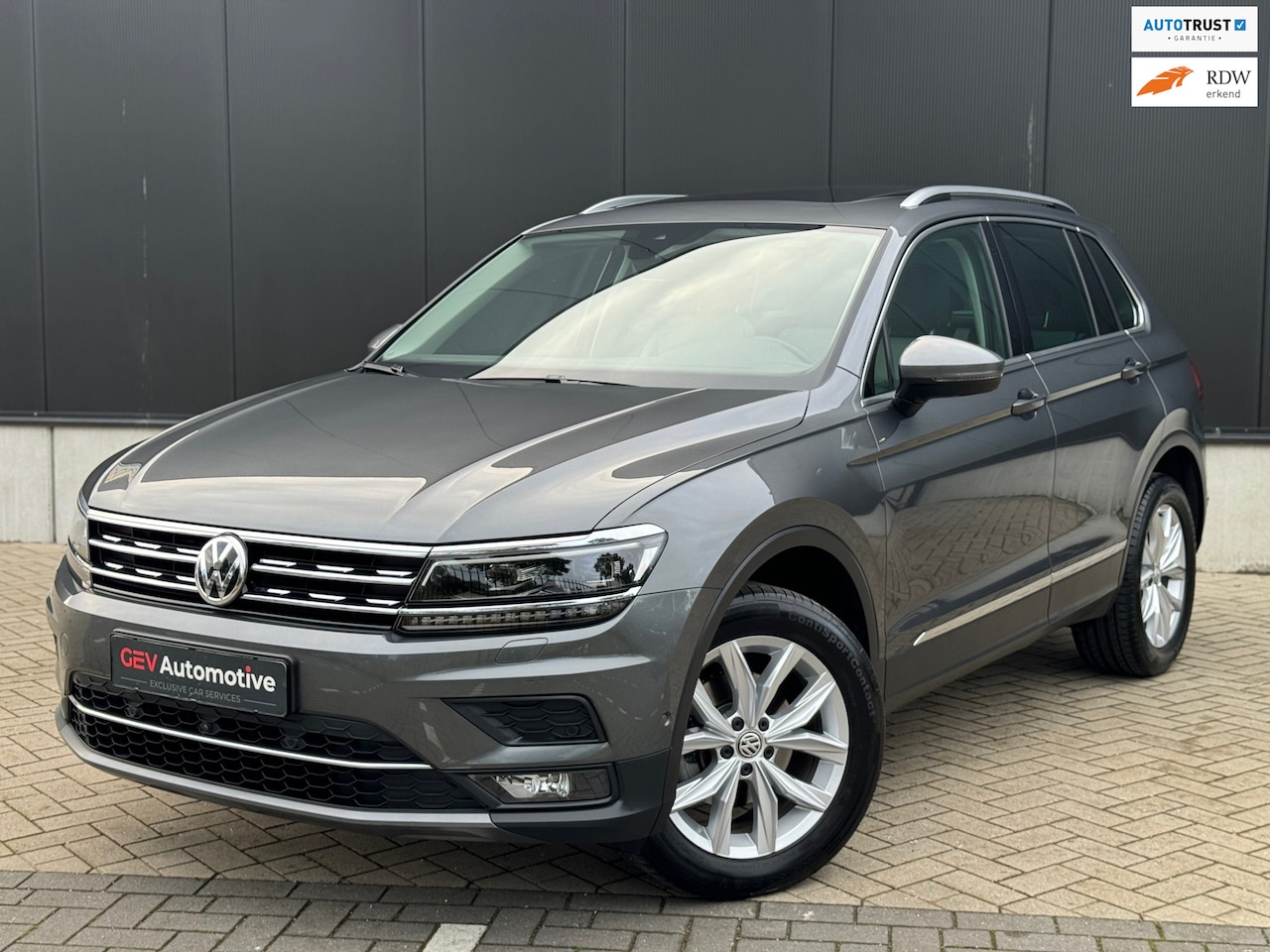 Volkswagen Tiguan - 1.4 TSI 4Motion Highline Pano ACC Navi Camera LED Leer - AutoWereld.nl