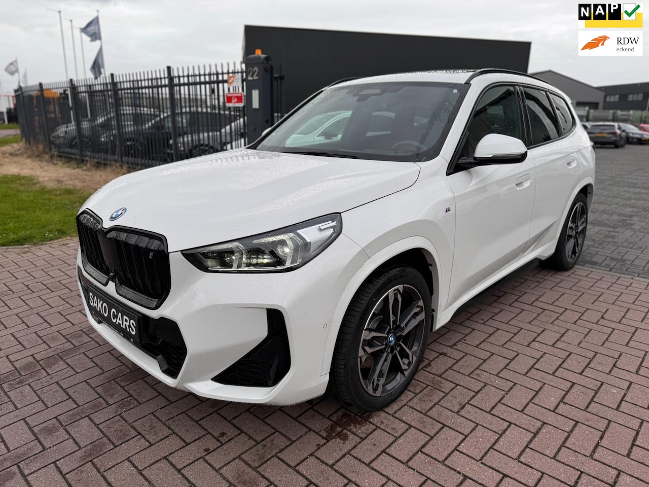 BMW iX1 - XDrive30 M-Sport Edition Pano 360 Camera 2023 - AutoWereld.nl