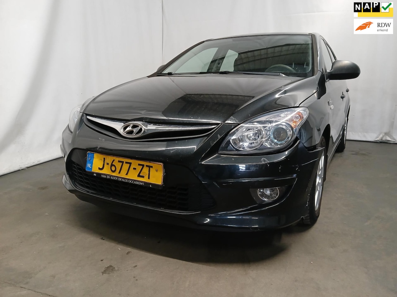 Hyundai i30 CW - 1.4i i-Drive - Achter Schade - AutoWereld.nl