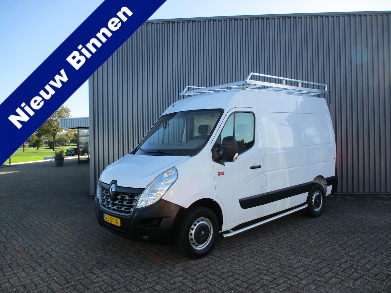 Renault Master - T35 2.3 dCi L1H2 Compleet met inrichting Airco - AutoWereld.nl