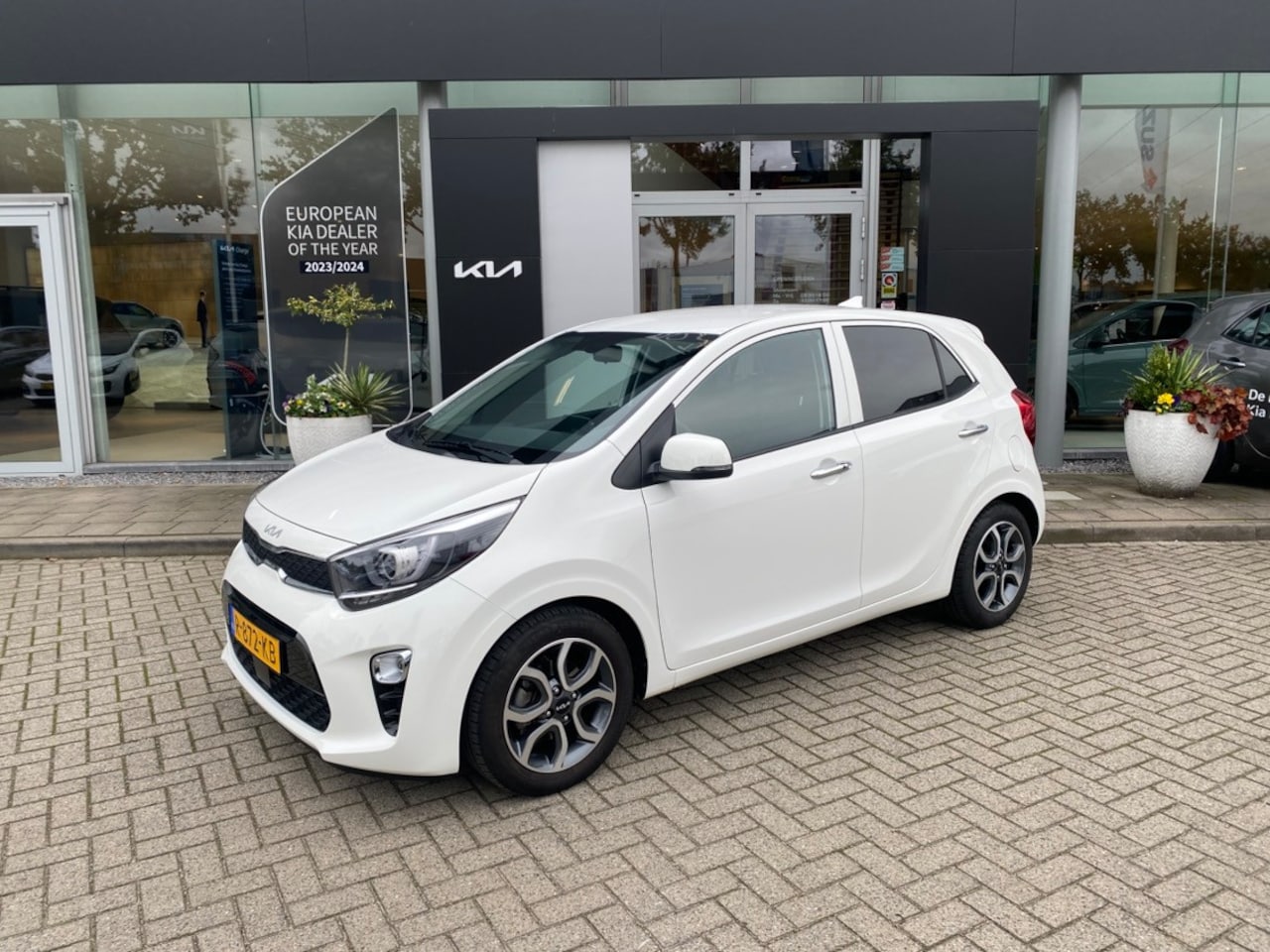 Kia Picanto - 1.0 DPi DynamicPlusLine // Clima // Keyless // PDC // Navi 6800 Km !! // eerste eigenaar - AutoWereld.nl