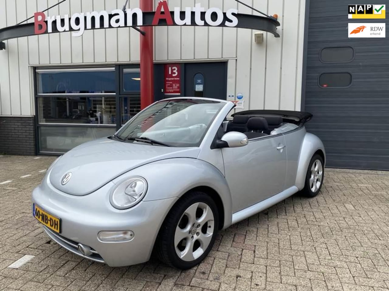 Volkswagen New Beetle Cabriolet - 1.6 - AutoWereld.nl