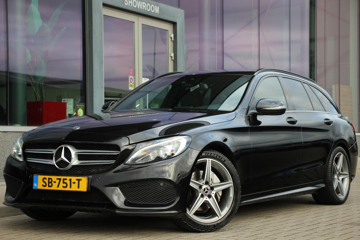 Mercedes-Benz C-klasse Estate - 180 AMG Sport Edition | Camera | Afn. Trekhaak - AutoWereld.nl