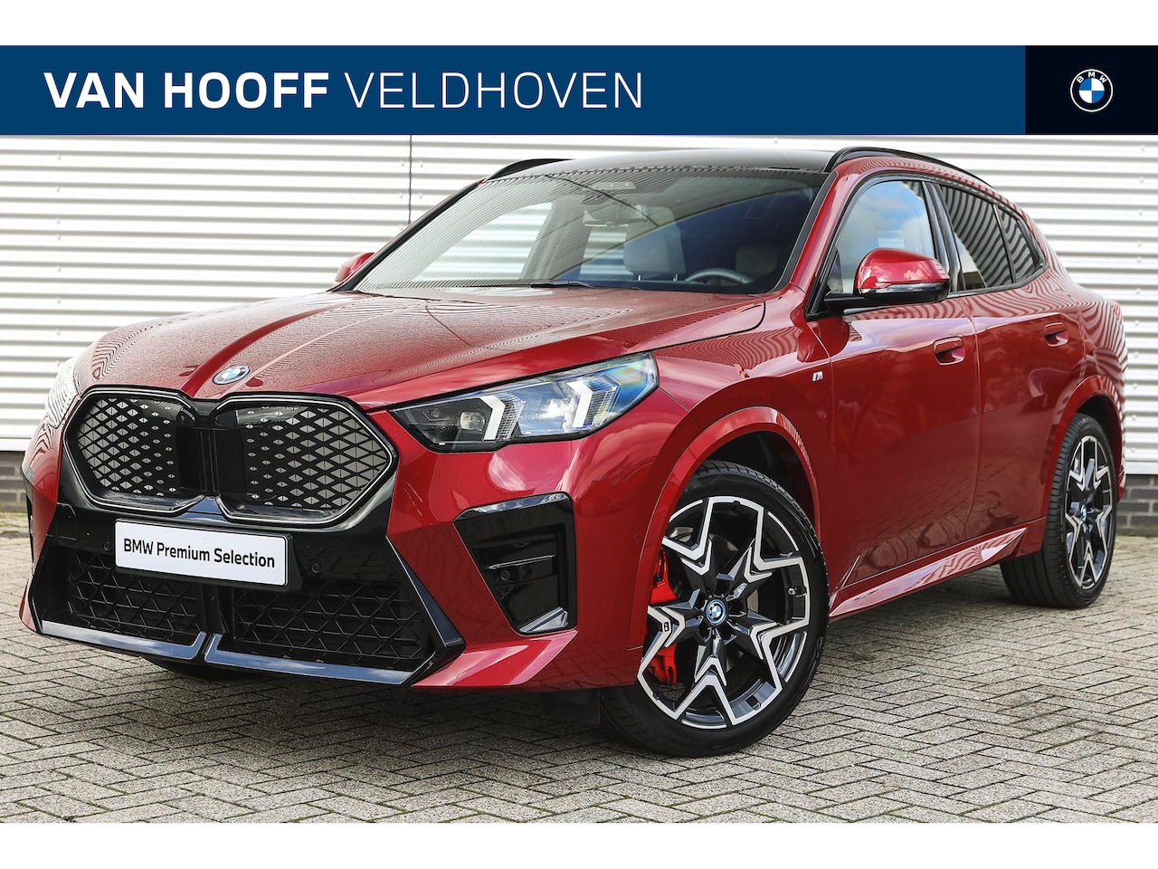 BMW iX2 - xDrive30High Executive M Sport / Panoramadak / Trekhaak / Comfort Access / Sportstoelen / - AutoWereld.nl