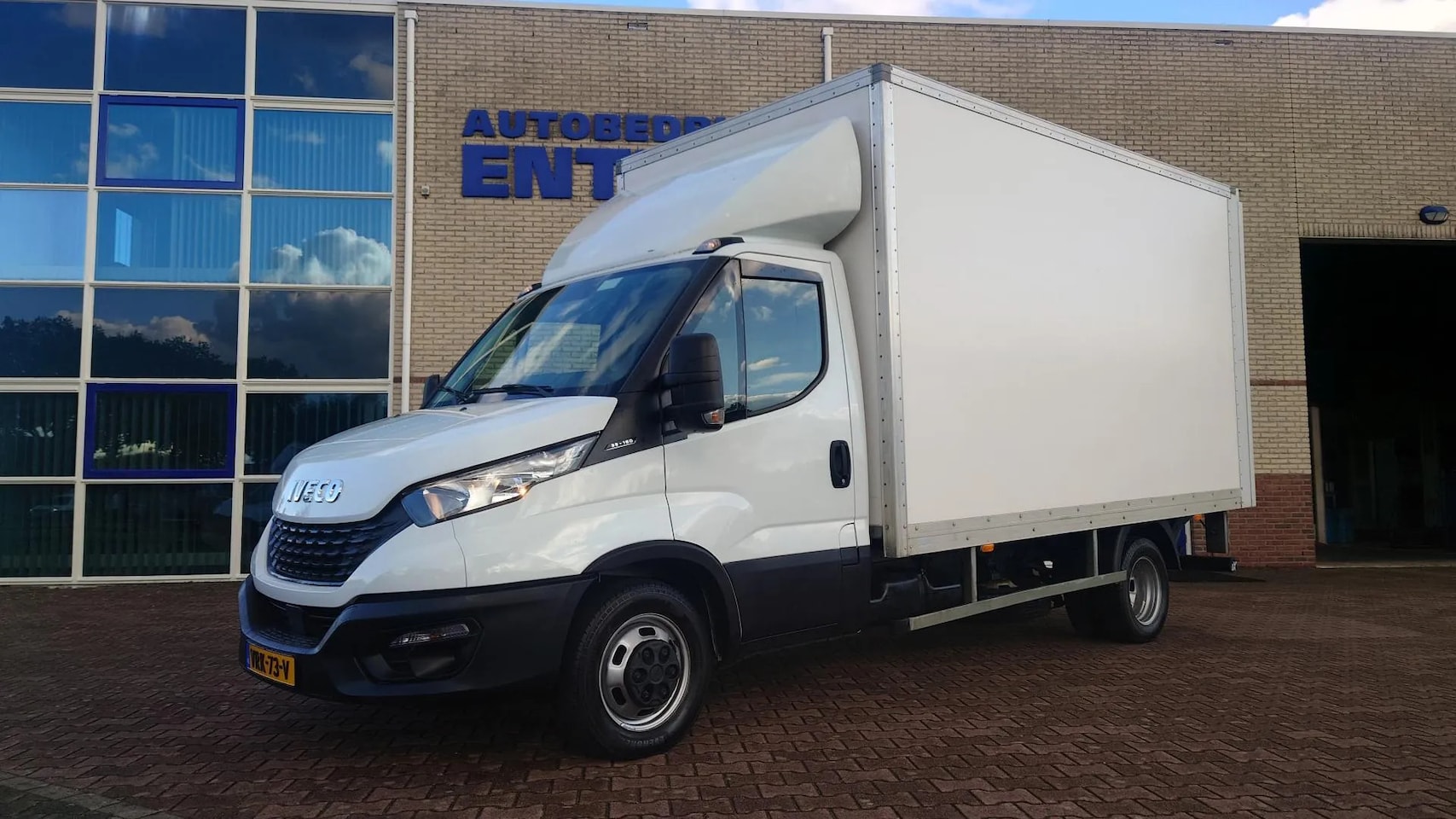 Iveco Daily - Bakwagen Hydraulische laadklep - AutoWereld.nl