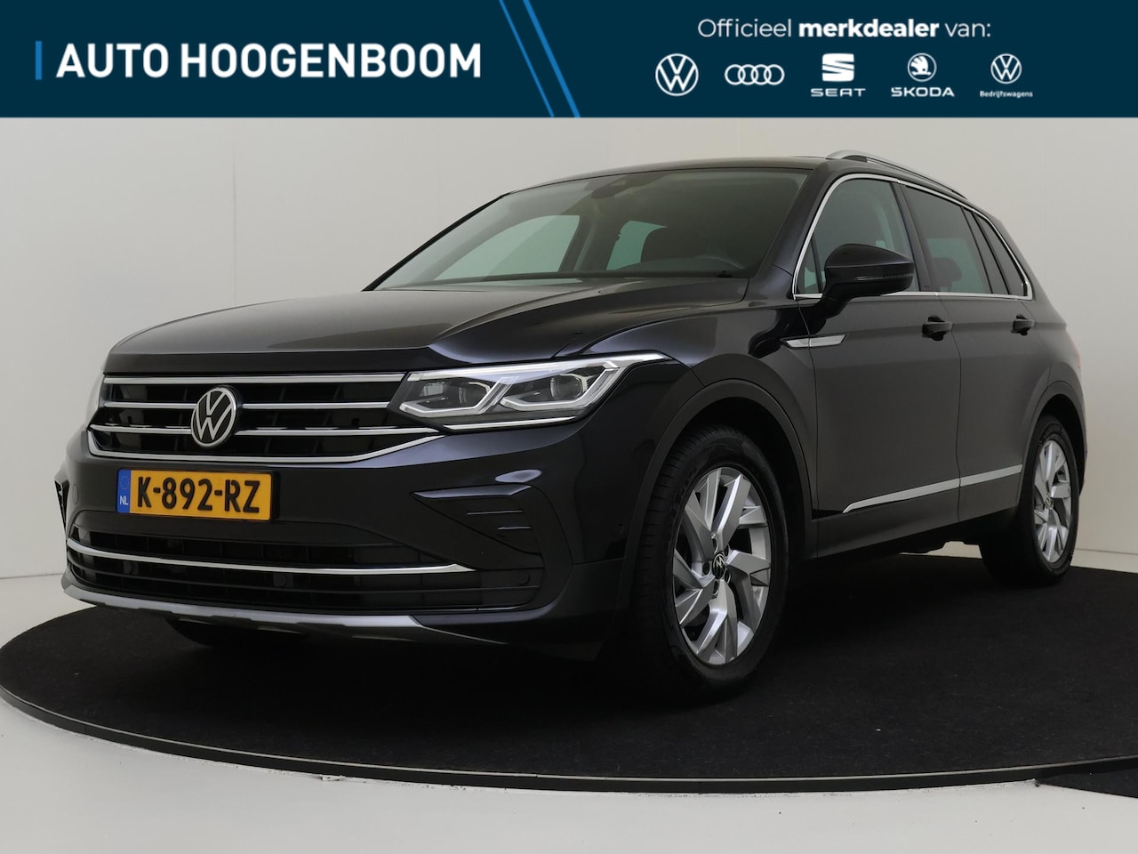 Volkswagen Tiguan - 1.5 TSI Elegance | Panoramadak | Trekhaak | Keyless | 3-zone airco | Stoelverwarming | Ach - AutoWereld.nl