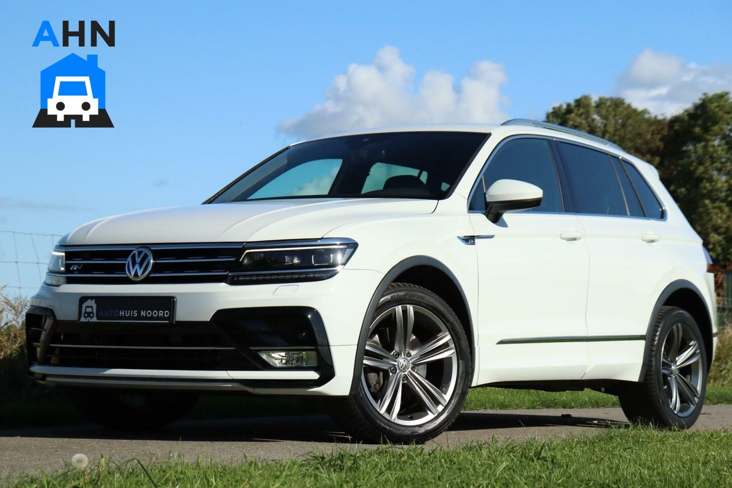 Volkswagen Tiguan - 2.0 TSI 4M / 3X R-Line / DSG / LED / Keyless / Virtual Cockpit / 180PK! - AutoWereld.nl