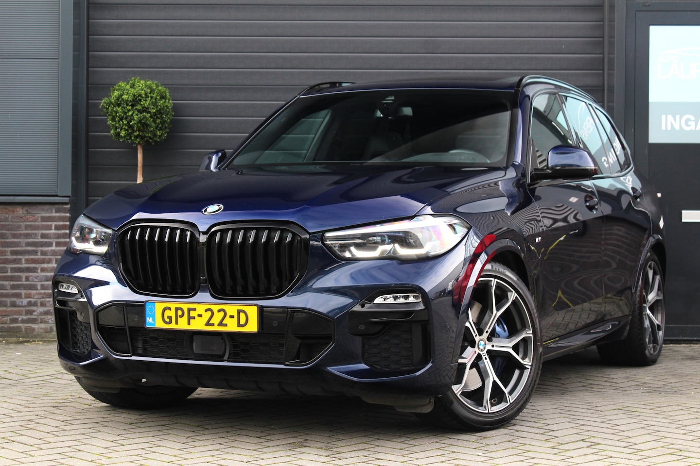 BMW X5 - xDrive45e M Sport | Pano | M Stoelen | Trekhaak | High Executive - AutoWereld.nl