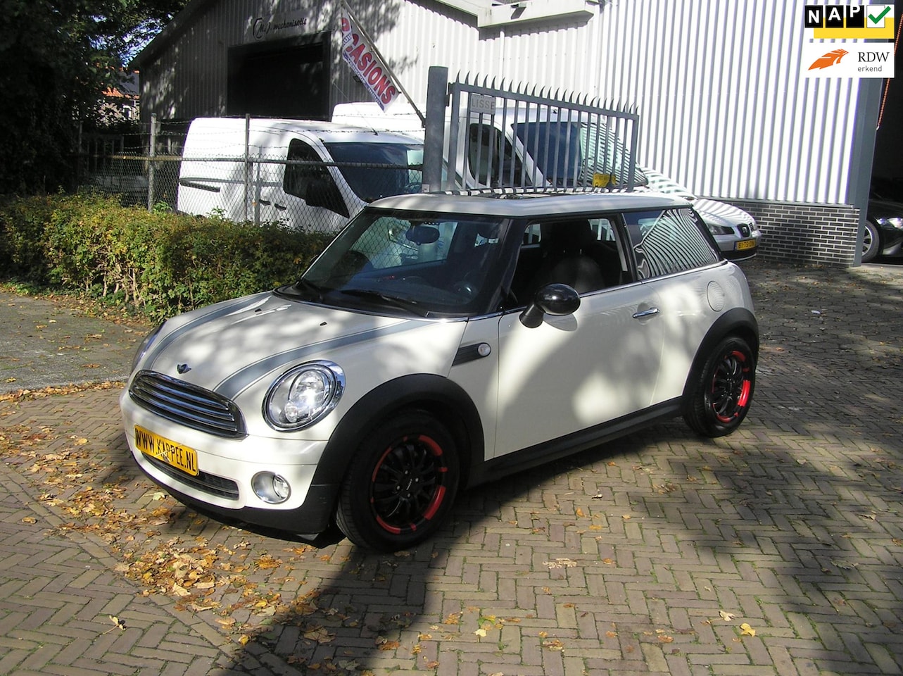 MINI One - Mini 1.4 Pepper 178 d km nap airco apk - AutoWereld.nl