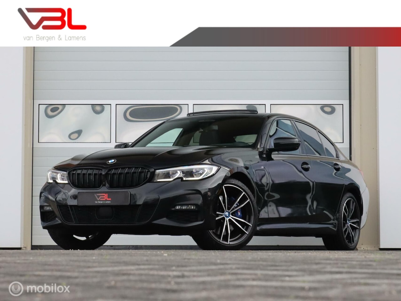 BMW 3-serie - 330e High Executive M-sport | Schuif/ kanteldak - AutoWereld.nl