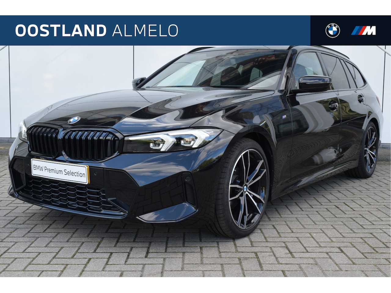 BMW 3-serie Touring - 318i High Executive M Sport Automaat / Panoramadak / Trekhaak / Sportstoelen / Stoelverwar - AutoWereld.nl